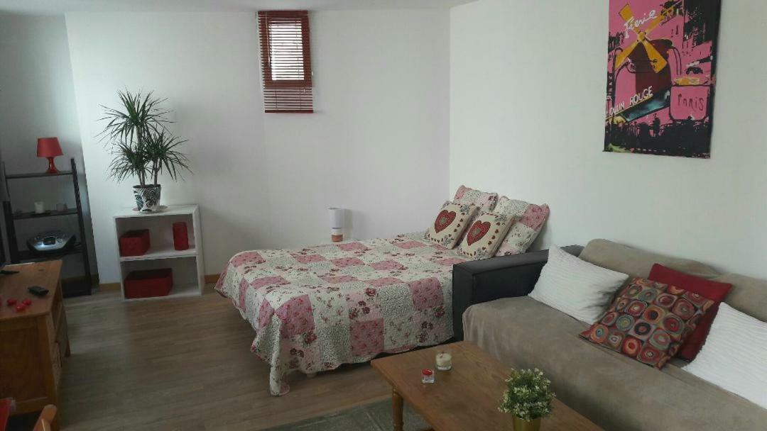 Studio Du Clocher Rigarda ภายนอก รูปภาพ